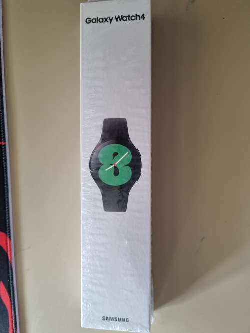 SAMSUNG GALAXY WATCH 4 40MM BRAND NEW SEALED IN BOX GRAB A BARGAIN! LAST TWO!