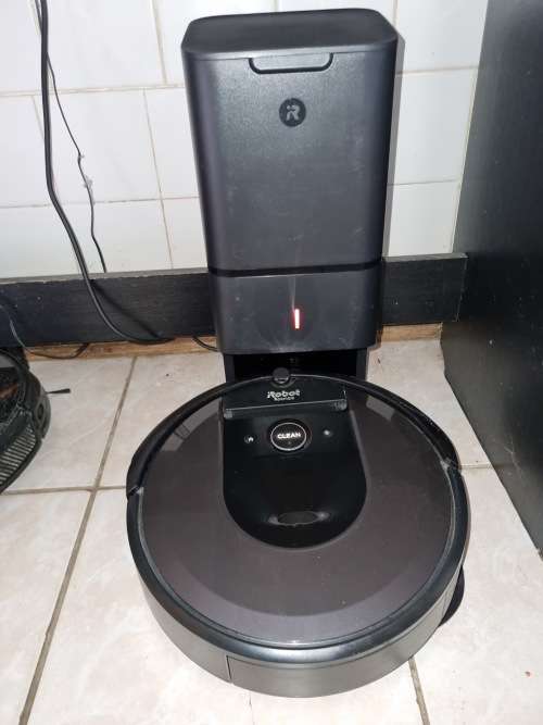 IROBOT ROOMBA I7+ GREAT CONDITION GRAB A BARGAIN NOT TO BE REPEATED! ACTUAL IMAGES ATTATCHED!