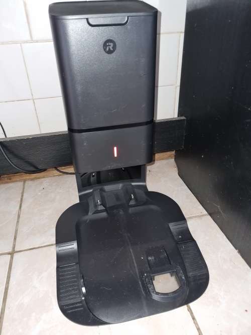 IROBOT ROOMBA I7+ GREAT CONDITION GRAB A BARGAIN NOT TO BE REPEATED! ACTUAL IMAGES ATTATCHED!