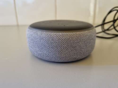 AMAZON ECHO DOT 3RD GEN CHARCOAL! BRAND NEW CONDITION POWER CABLE GOT SNAGGED PLEASE READ!