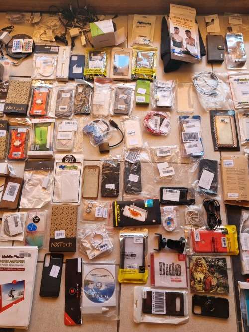 BOX FULL OF CELL AND TECH ITEMS FOR SALE! LATE ENTRY GRAB A BARGAIN!MONEY TO BE MADE!