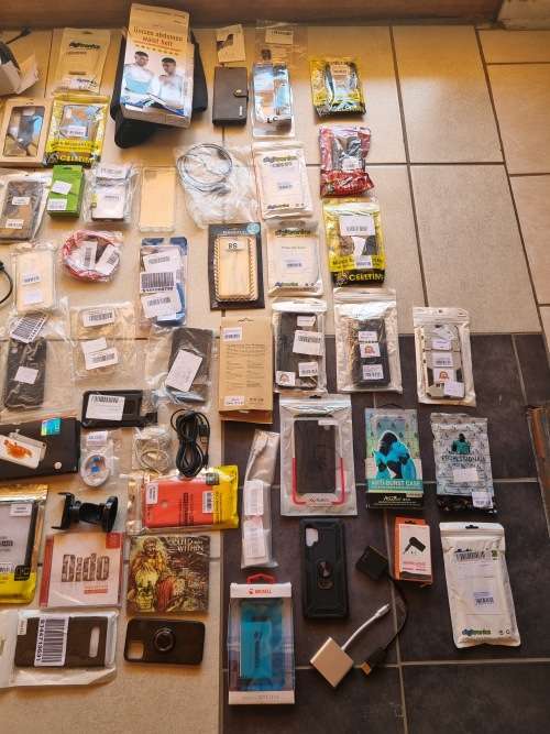 BOX FULL OF CELL AND TECH ITEMS FOR SALE! LATE ENTRY GRAB A BARGAIN!MONEY TO BE MADE!