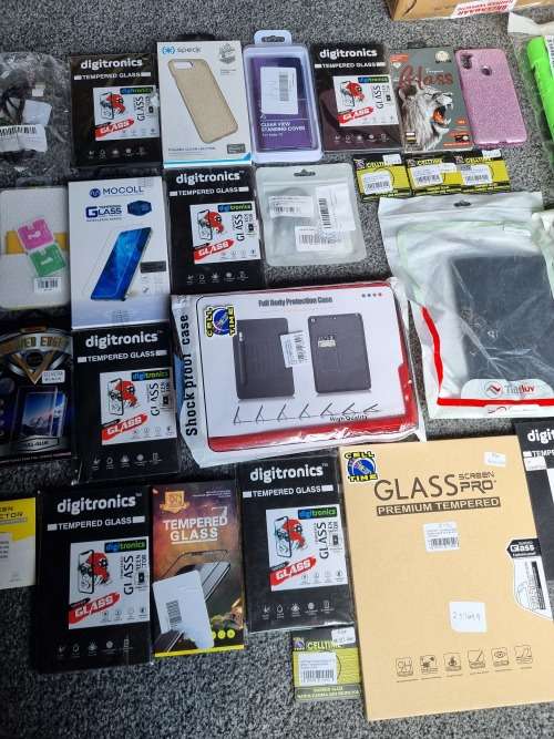 BOX FULL OF CELL AND TECH ITEMS FOR SALE! LATE ENTRY GRAB A BARGAIN!MONEY TO BE MADE!