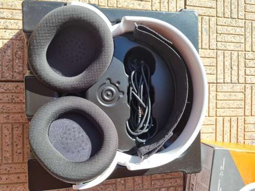 STEELSERIES ARCTIS 5 7.1 SURROUND RGB GAMING HEADSET GOOD AS NEW LOOK AT IMAGES BARGAIN LAST ONE!