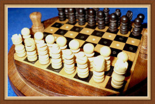 ROUND CHESS SET