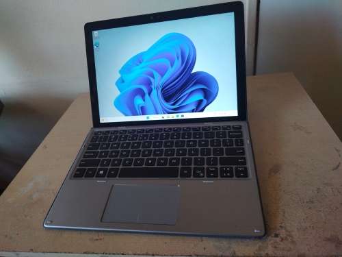DELL LATITUDE-  2-IN-1 Touch Screen - Core i5 8th Gen - 8GB RAM - 256 SSD