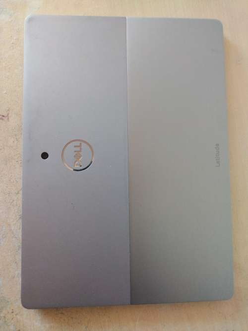 DELL LATITUDE-  2-IN-1 Touch Screen - Core i5 8th Gen - 8GB RAM - 256 SSD