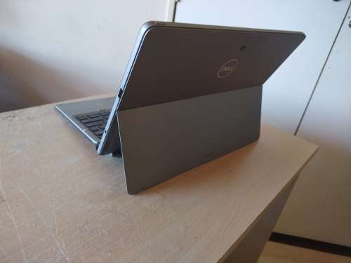 DELL LATITUDE-  2-IN-1 Touch Screen - Core i5 8th Gen - 8GB RAM - 256 SSD
