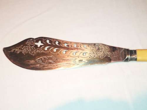 LATE ENTRY- Vintage Bone Handled Cutlery(R.Groves & Sons Ltd, Sheffield England)
