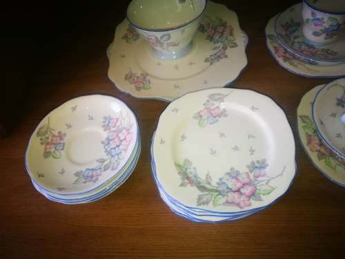 Royal Strafford(Enlgand) Tea set.