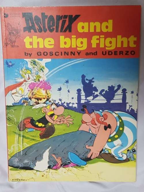 Set of 5 x A4 sized Asterix and Obelix Books