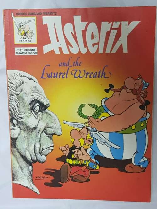 Set of 5 x A4 sized Asterix and Obelix Books