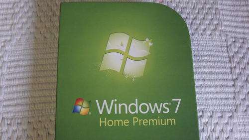Microsoft Windows 7 Home Premium - 32bit and 64bit discs included