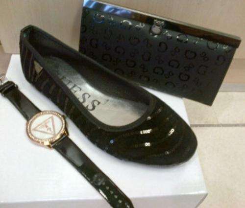 GUESS SET A MUST HAVE !!