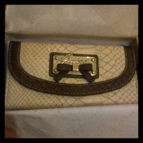 GUESS LADIES WALLET