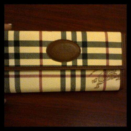 BURBERRY LADIES WALLET