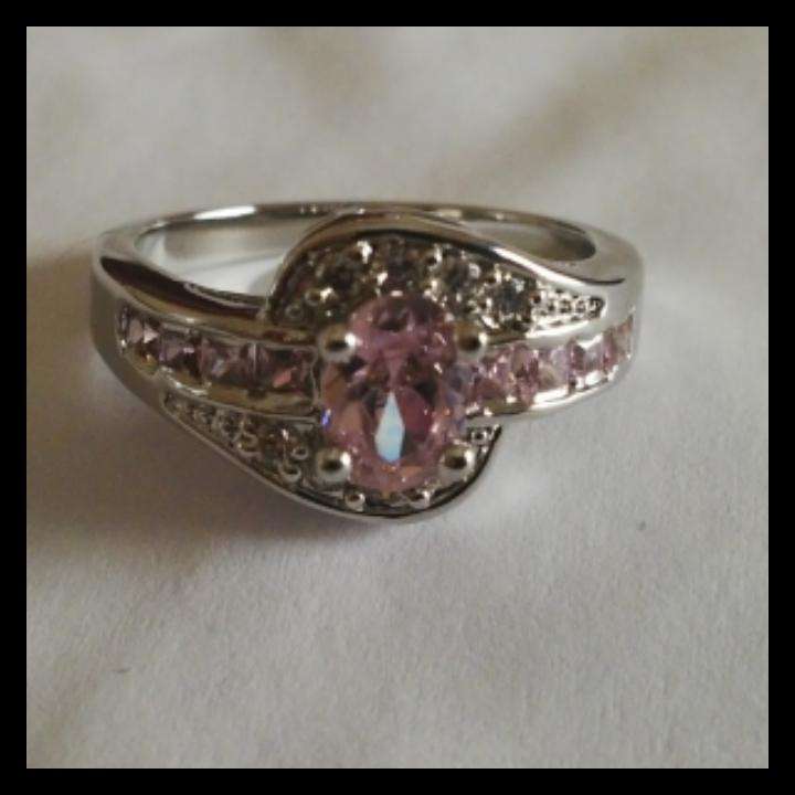 1.83ct Kunzite 10Kt White Gold Ladies Ring**In Stock**