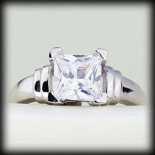 .925 Moissanite Gemstone Ladies Ring