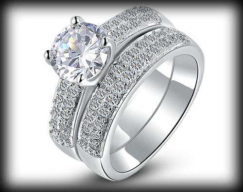 18kt White Gold Topaz Ladies Ring**Last of the Lot**