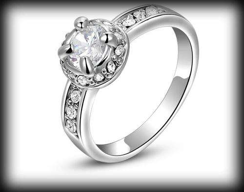 18kt White Gold Topaz Gemstone Ladies Ring**In Stock**