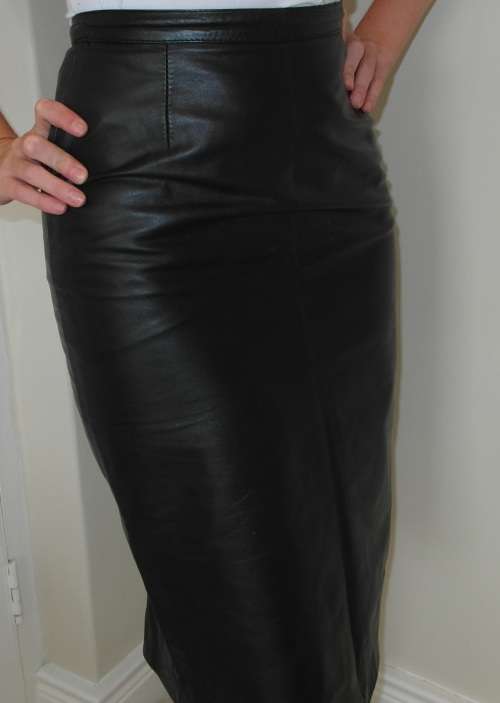 Genuine Leather High Waisted Black Pencil Skirt (Size: 32 / 8 / S )