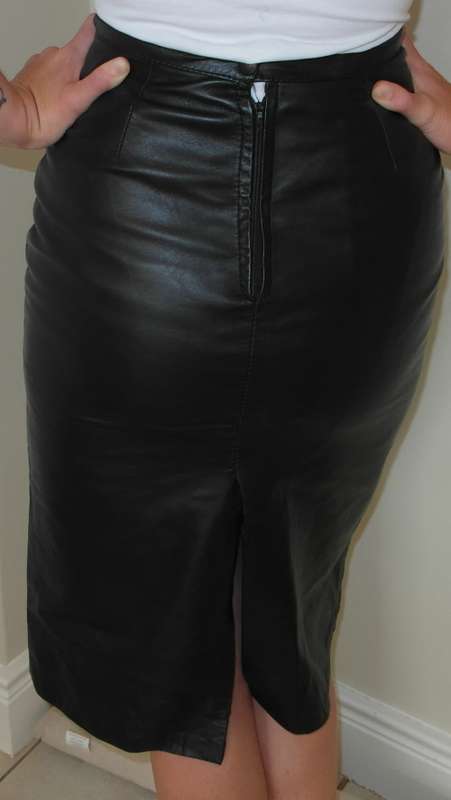 Genuine Leather High Waisted Black Pencil Skirt (Size: 32 / 8 / S )