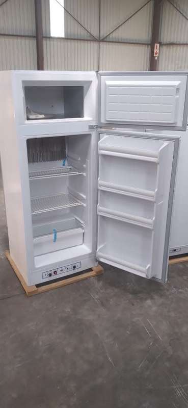 Zero Appliances 230Ltr Gas and  Electric FridgeFreezer (Factory Seconds) - UNBOXED