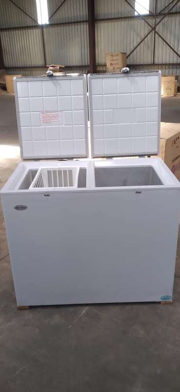Zero Appliances Gf250 Gas  Electric Double Lid Chest Freezer (Factory Seconds) - UNBOXED