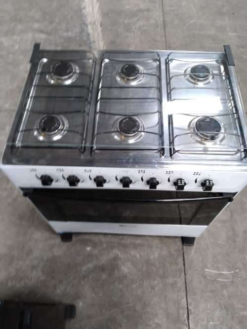 6 BURNER GAS STOVE WITH FFD ON ALL FUNCTIONS - SECOND HAND - NOT BOXED