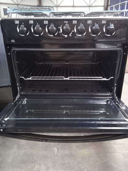 6 Burner Gas Stove and Gas Oven - Second Hand - Not Boxed