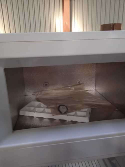 Zero Appliances 230Ltr Gas and Electric Fridge Freezer (Factory Seconds) - UNBOXED