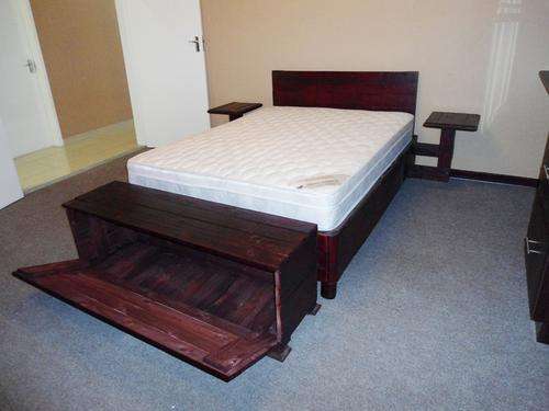Cottonfields Rustic Style Double Bed with Pedestals, Headboard and Kist
