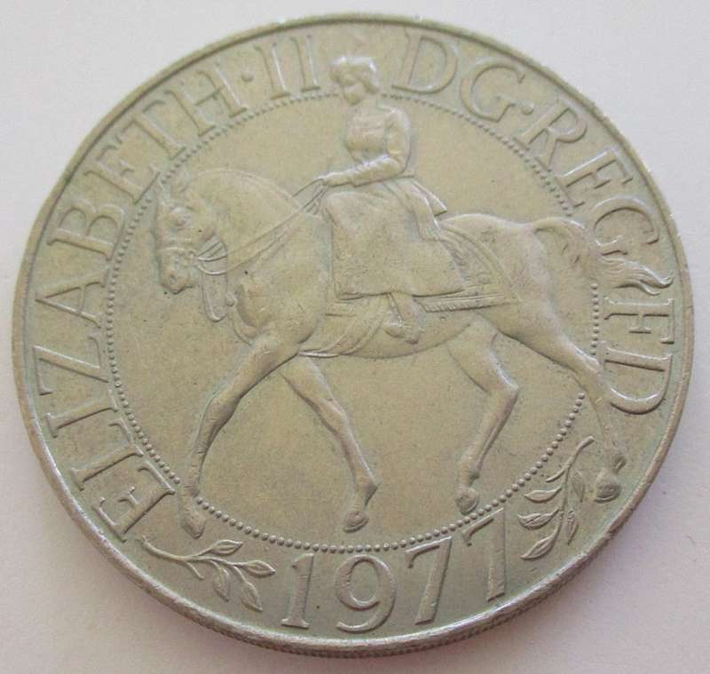 A LOT OF COMMEMORATIVE COINS AND MEDALLIONS AND A SPOON MADE FROM A 1942 COIN
