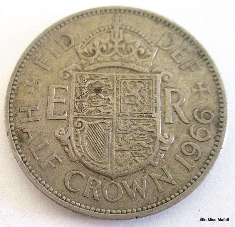 A 1966 BRITISH HALF CROWN