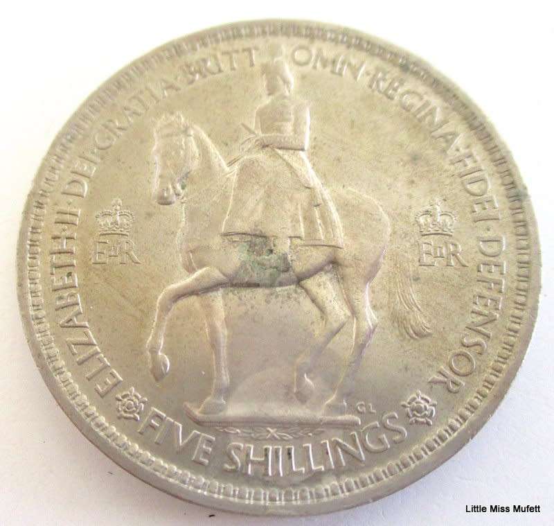 A 1953 BRITISH 5 SHILLING CIRCULATED COMMEMORATIVE COIN
