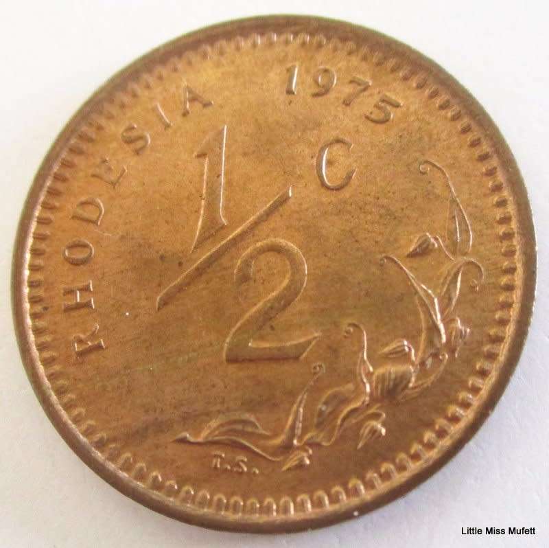 1975 BRILLIANT UNC RHODESUIA HALF CENT