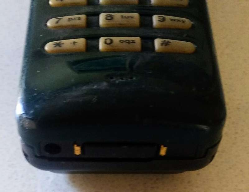 Old rare collectable Nokia 2010 cellphone