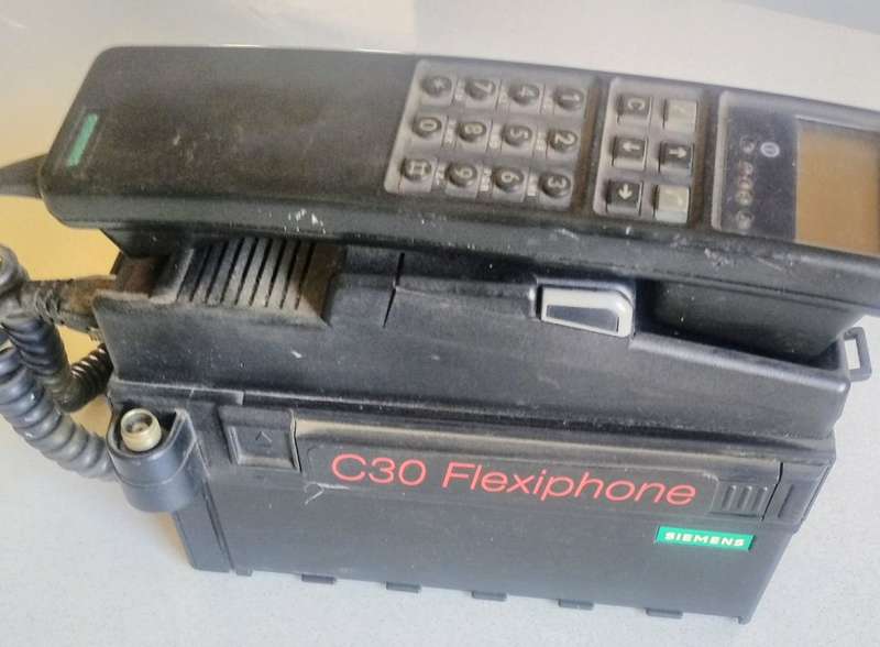 Rare old collectable Siemens C30 carphone / flexiphone
