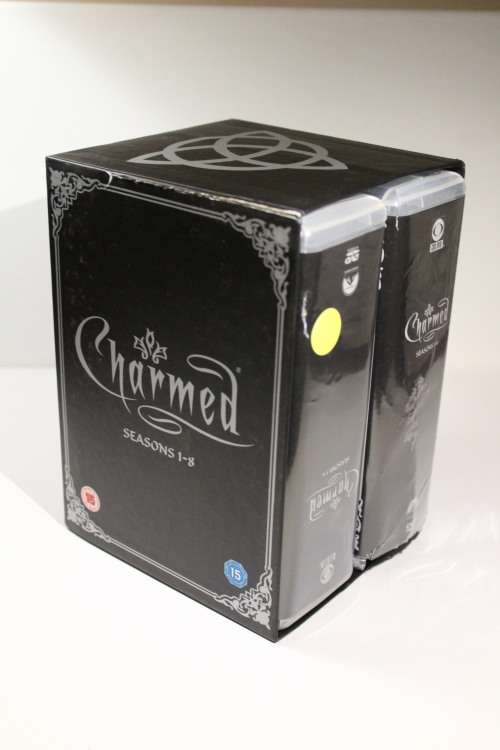 Charmed: Complete Seasons 1-8 (Outer Boxset Damaged)