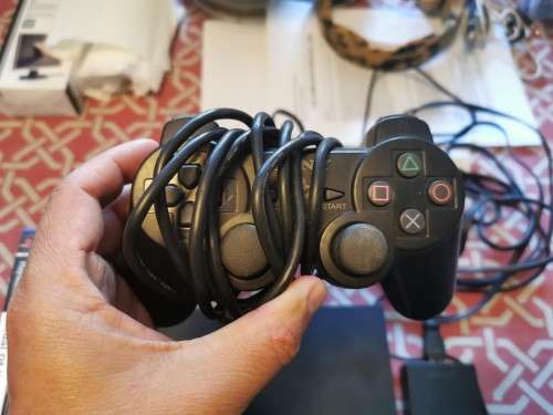Sony Playstation 2 - SCPH-70004 - excellent condition with 4 games
