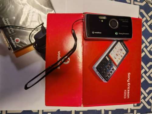 Sony K850i Cybershot AS NEW - blast from the past!
