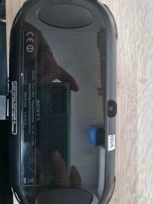 PS Vita PCH1004 - 128GB Enso installed Henkaku Firmware - with hard shell case (F005)