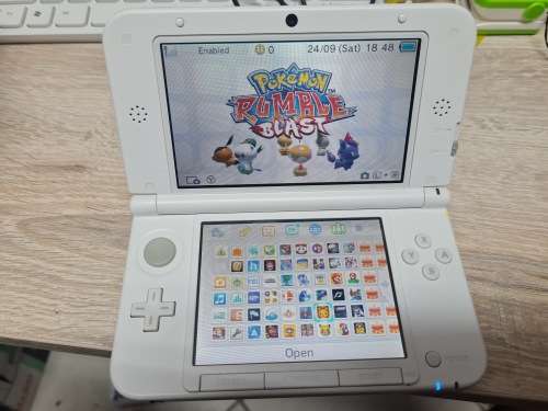 Nintendo 3ds XL - 64GB SD Card - Firmware Loaded (F010 )- with case