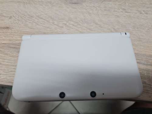 Nintendo 3ds XL - 64GB SD Card - Firmware Loaded (F010 )- with case