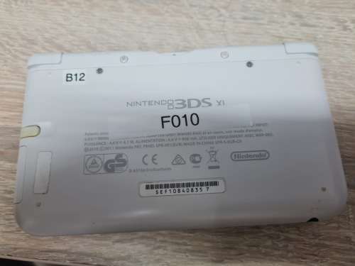 Nintendo 3ds XL - 64GB SD Card - Firmware Loaded (F010 )- with case