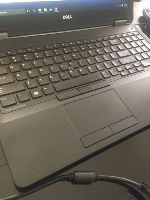 *AMD RADEON (TM) R7 M360 DELL LATITUDE E5570*CORE i7-6600u*2.60 GHZ*8 GB RAM*500 GB HDD*WIND10 PRO