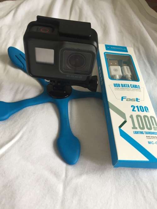 GOPRO HERO 5 |  BATTERY | CASING| USB CABLE  AND TRIPOD  IN DEMO CONDITION