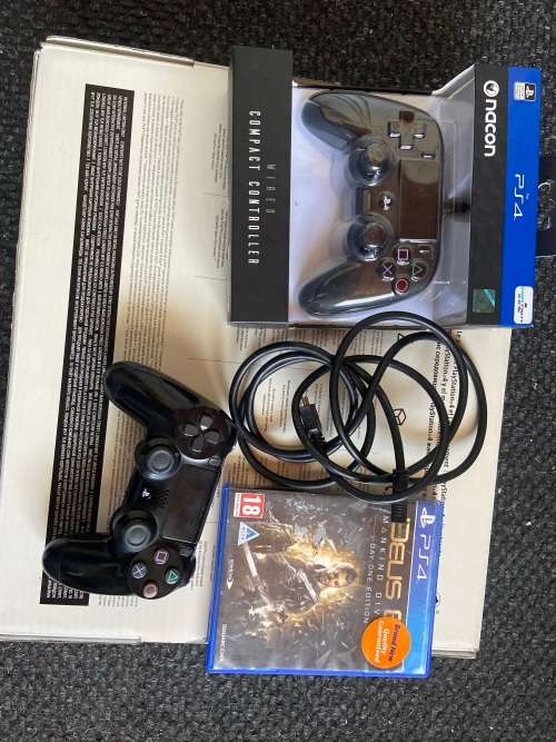 BOXED PS4 PRO CONSOLE8 1TH HDD*MODEL:CUH-7216B*I GAME(DEUS EX)*2 CONTROLLERS(SONY andNACON)