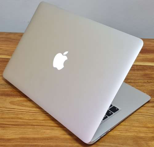Macbook Air 13 2017, Core i5, 8GB Ram, 128 GB SSD,1.8 Ghz, macOSMonterey, excellent   condition