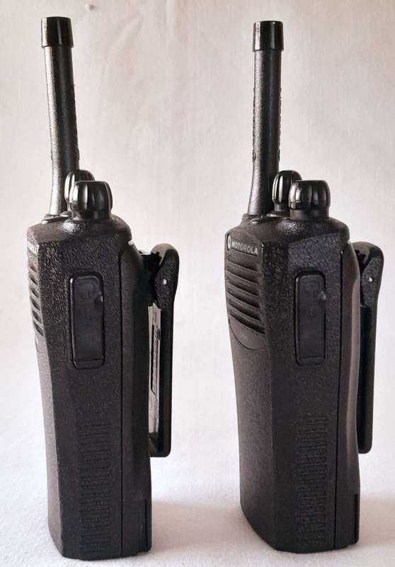 MOTOROLA CP040 4Channel Two WAY RADIO SET, WITH CHARGING DUCT AND POWER SUPPLY